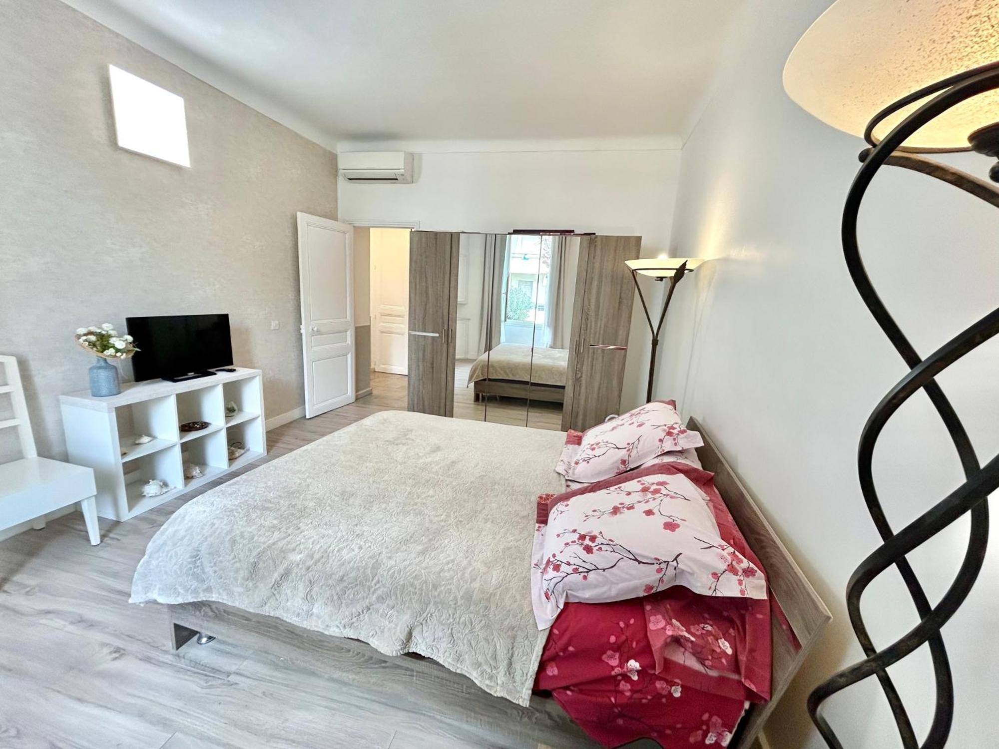 Amiral Courbet Apartment Juan-les-Pins Bagian luar foto